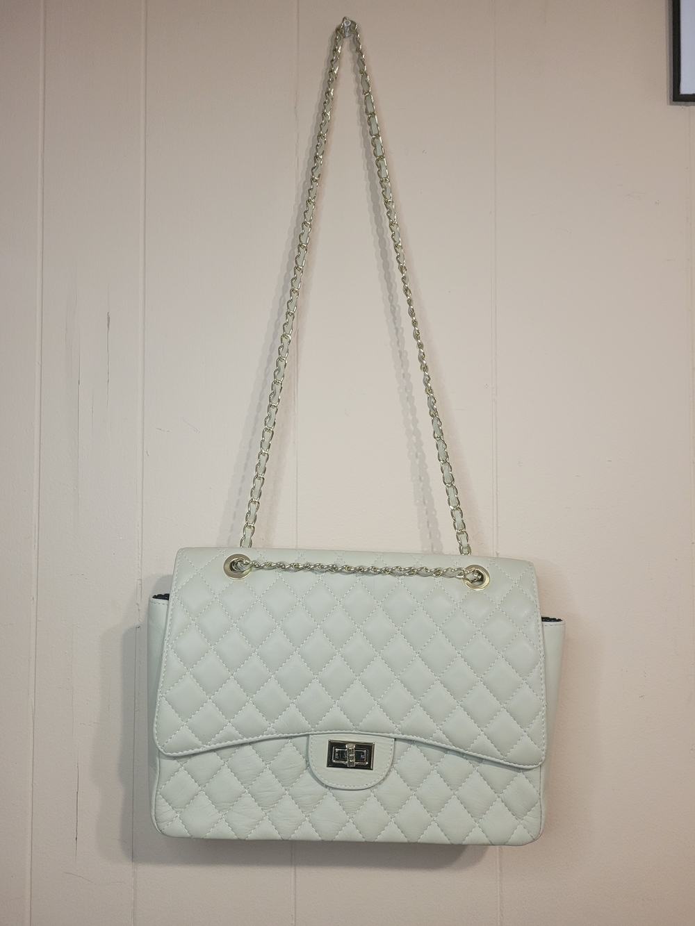 Quilted Persaman New York Cream/White Shoulder Bag with Chain Strap